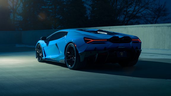 טפט 4K סמל השור הזועם של למבורגיני (Lamborghini) #025
