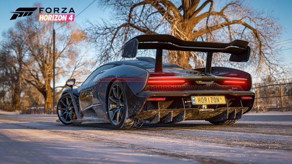 טפט 4K לוגו מקלארן (McLaren) על רכב על אווירודינמי #043