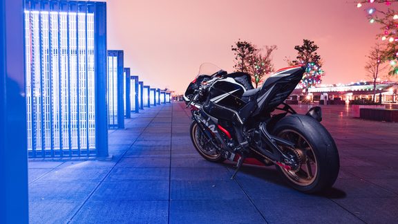 טפט 4K אופנוע קוואסאקי נינג'ה בעוצמה מקסימלית #016